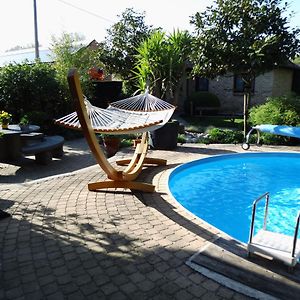 לינה וארוחת בוקר Hulshout Relax Garden Exterior photo