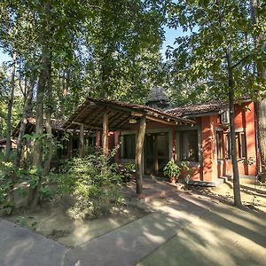 Dhanwār Kanha Jungle Lodge Exterior photo