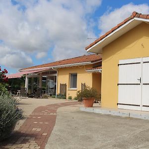 לינה וארוחת בוקר Barcelonne-du-Gers La Nouste Maisoun Exterior photo