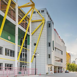 קייב Hotel Obolon-Arena Exterior photo