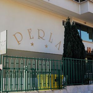 גורנה אוריאחוביצה Hotel Perla Exterior photo