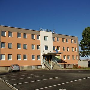 Kroměříž Hotel Hvezda Exterior photo