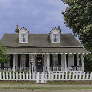 לינה וארוחת בוקר נאטשז Riverboat Bed & Breakfast Exterior photo