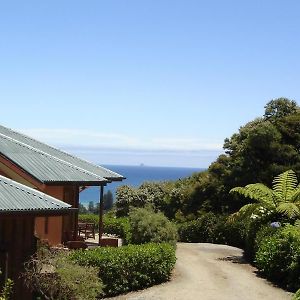 Tryphena Earthsong Lodge Exterior photo