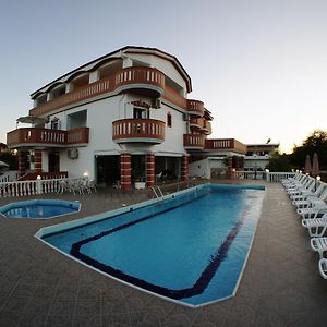 אמודיה Hotel Alexandros Exterior photo