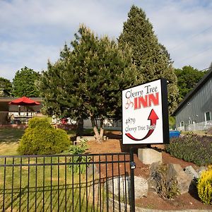 ויקטוריה Cherry Tree Inn Exterior photo