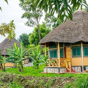 Kichwamba Queen Elizabeth Pvt Lodge Exterior photo