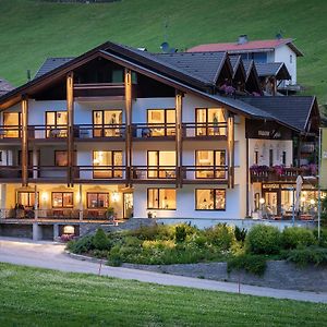 Rio Bianco/Weissenbach Hotel Alpenfrieden Exterior photo