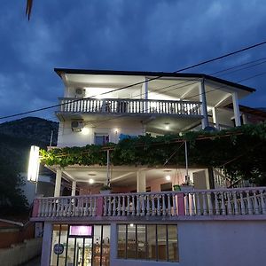 סוטומורה Guest House Dragomir Exterior photo