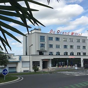 מובז' Le Grand Hotel Exterior photo