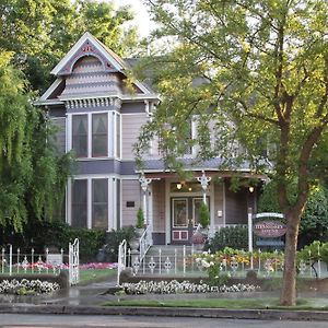 נאפה Hennessey House Bed And Breakfast Exterior photo