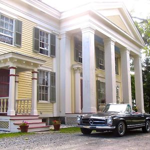 Halfmoon Oakcliff Bed And Breakfast Exterior photo