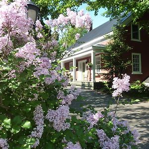 Cowansville Le Passe-Partout Exterior photo