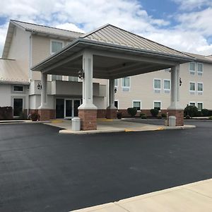 Winchester Randolph Inn And Suites Exterior photo