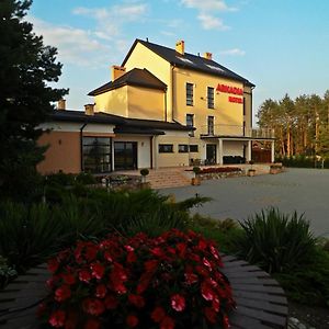 צ'חנוביץ Hotel Arkadia Exterior photo