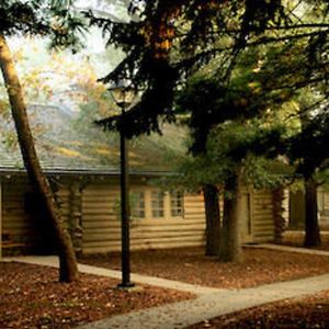 Utica Starved Rock Lodge & Conference Center Exterior photo