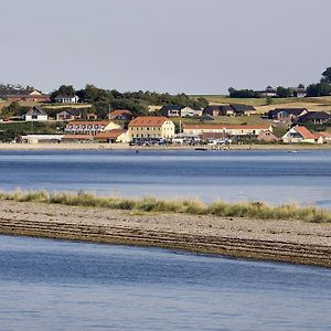 מלון Hvalpsund Faergekro Exterior photo