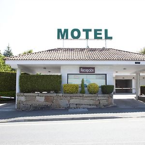 אוליירוס Motel Jardin Exterior photo