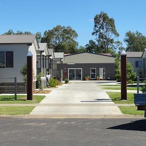 מלון Dalby Tourist Park Exterior photo