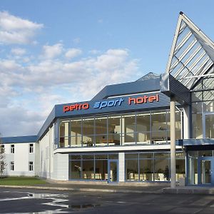 סנט פטרסבורג Petro Sport Hotel Exterior photo