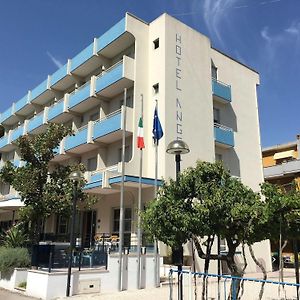 Torre Pedrera Hotel Angeli Exterior photo