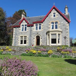 מלון Grantown-on-Spey Rossmor Bed & Breakfast Exterior photo