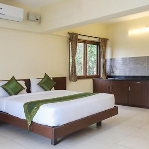 מלון אודופי Treebo Trend Pratham Residency Exterior photo