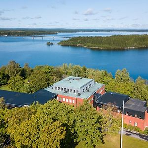 Holmsund Vaesterbacken Hotell & Konferens Exterior photo