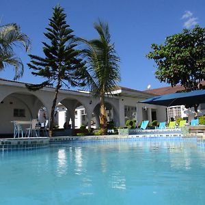 Blue Lagoon Lodge בלנטייר Exterior photo