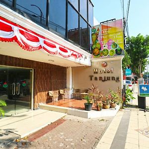 סוראבאיה Hotel Tanjung Exterior photo