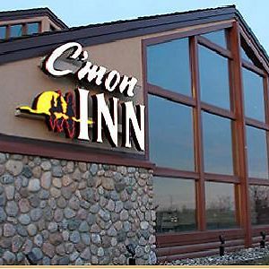 C'Mon Inn & Suites פארגו Exterior photo