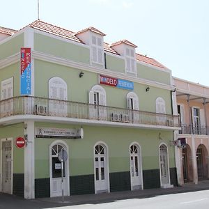 לינה וארוחת בוקר Mindelo Residencial Exterior photo