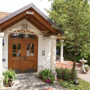 Hotel Lechnerhof Unterföhring Exterior photo