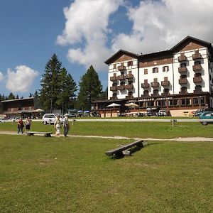 מיזורינה Hotel Lavaredo Exterior photo