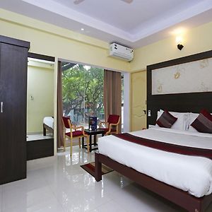 מייזור Hotel Prakaash Comforts Exterior photo