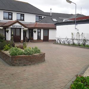 Ballynabola The Horse And Hound Hotel Exterior photo