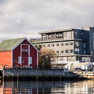 Vestnes Fjordhotell Exterior photo