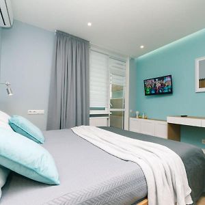 קייב Happy Apartment, Warmth, Comfort, Turquoise Exterior photo