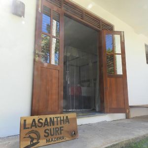 מטרה Lasantha Surf, Madiha Exterior photo