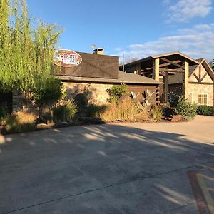 Pilot Point Lone Star Lodge And Marina Exterior photo