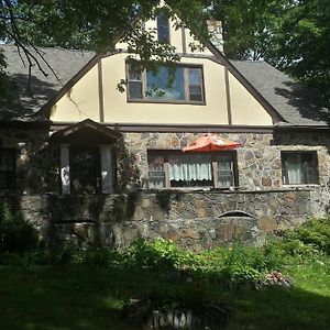 מאונט פוקונו Maurrocks - A Pocono Mountains B&B Exterior photo