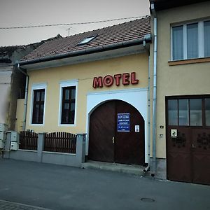 Cristuru Secuiesc Petofi Motel Exterior photo