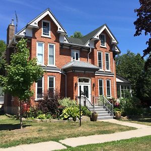 גאנאנוק Seaway Manor B&B Exterior photo