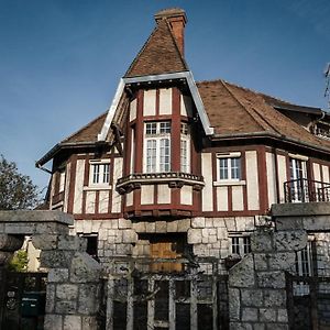 La Rochette  Apakabar Homestay - Ambiance Balinaise, Parking Prive, Netflix, Exterior photo