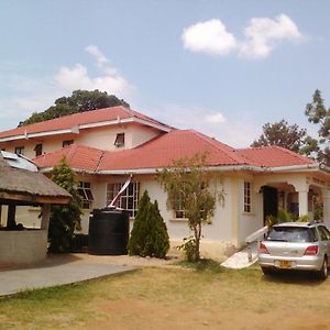 Bondo Gralins Hotel Exterior photo