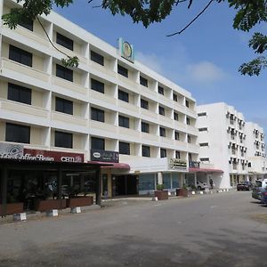 Kuala Belait Sea View Resort Hotel & Apartments Exterior photo