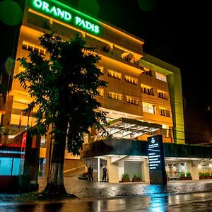 Bondowoso Grand Padis Hotel Exterior photo