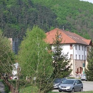 Sátoraljaújhely Hotel Hunor Exterior photo