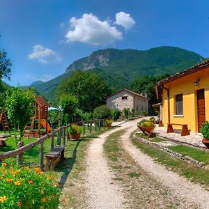 מלון Varco Sabino Agriturismo La Ferrera Exterior photo