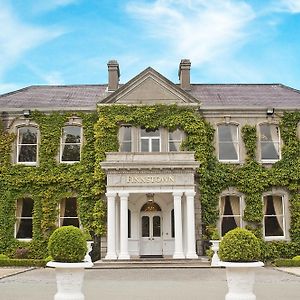 לוקאן Finnstown Castle Hotel Exterior photo